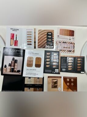 🌻 2/$10 Assorted foundation and concealer sample pack bundle